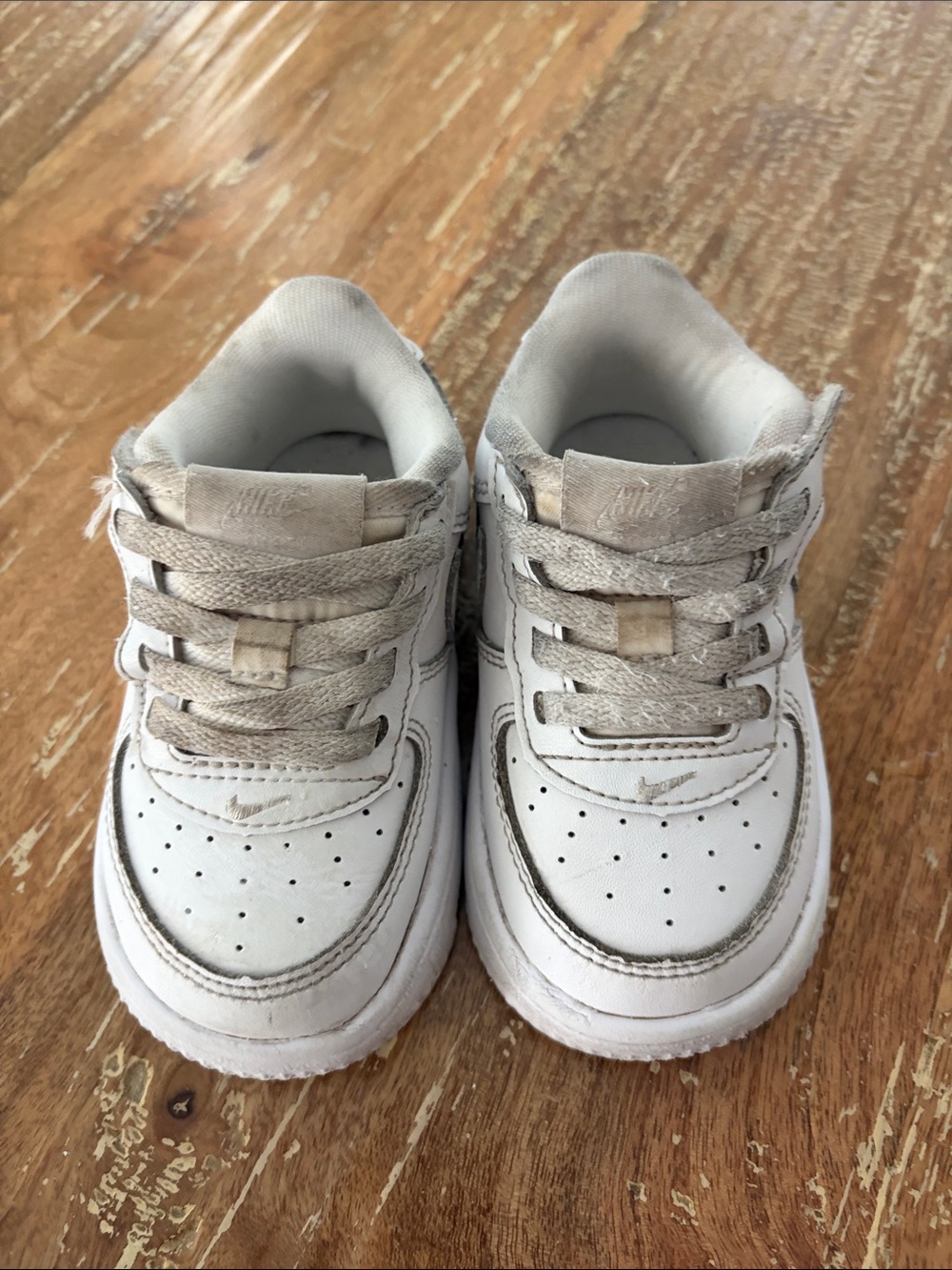 Nike Kids White and Gray Low-Top Sneakers